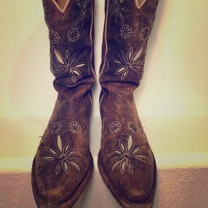 Shyanne Daisy Mae boots